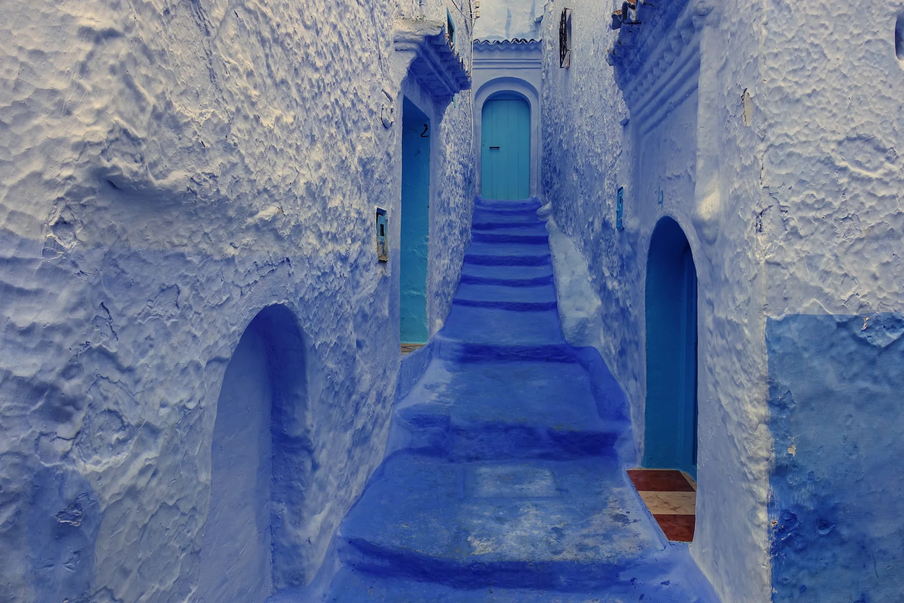 Ruelles bleues de Chefchaouen, ambiance voyage entre femmes au Maroc